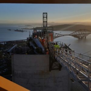 Effer 440M North Tower